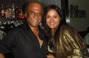 Rajini & Radha caught in Bar