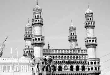 'Charminar' in danger!!!