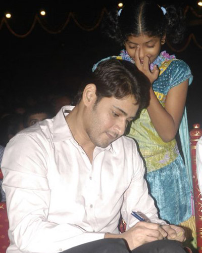 Khaleja: 'Good' for Mahesh and 'Excellent' for Fans