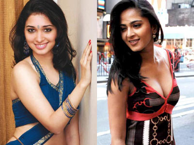 Beautiful Heroines exchanging their positions