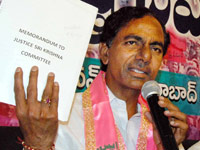 KCR warn Centre over delay in state formation
