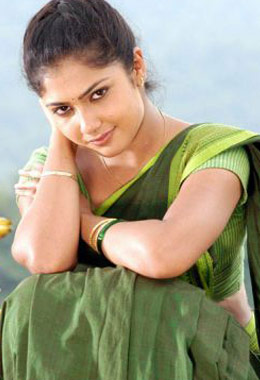 Director cheats the 'Nude' heroine