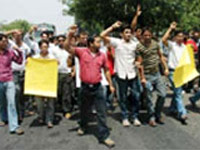 Protests start in Seemandhra, bandh called for on Saturday