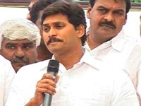 Jagan leaves for Kadapa