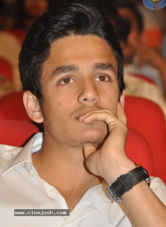 Akhil is senior to Chaitu in...?