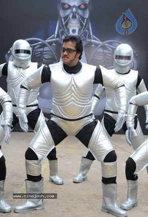 Sunil - The New 'Robot' of Tollywood