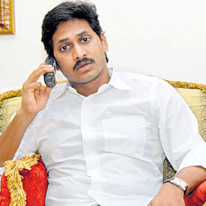 Jagan Yuvasena founder pledges loyalties to Congress