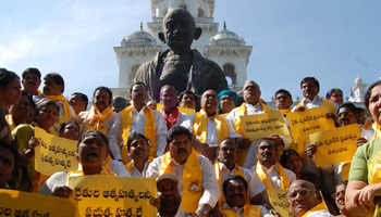 TDP leaders court arrest at Secretariat