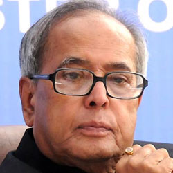 Pranab summons Cong MPs to Delhi before all party conclave