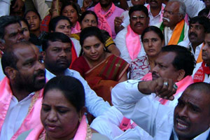 TJ, BJP activists siege RR Collectorate, held