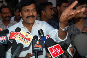 Chiru calls on Governor, extends Sankranti greetings