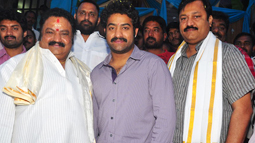 Narne Srinivas Rao face shining for Tarak