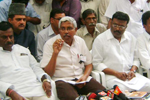 Kodandaram demands immediate release of students