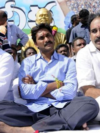 Govt indifference to fast: Jagan supports cry foul