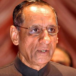 Wrong signals by Governor, CM delaying T state: Vivek