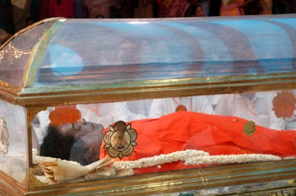 Baba's last rites performed with full State Honours