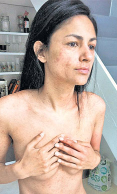 Hot heroine's ugly nude show