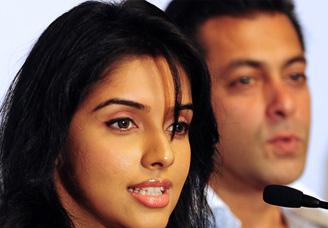 Salman 'Use & Throw' Asin