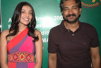 Kajal's 'Guru Dakshina' for Rajamouli