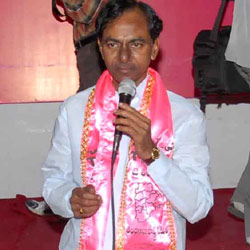 KCR slams Naidu for Polavaram charges