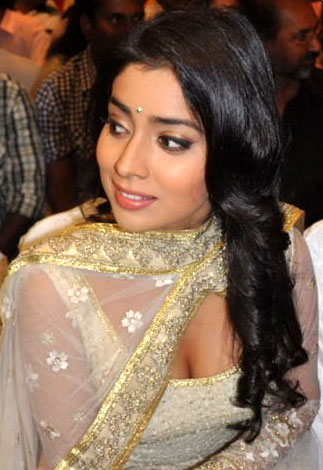 Shriya made to say 'Jai Telangana'