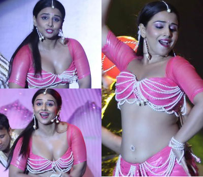 Heroine's Seductive Moves on Live!