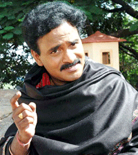 Venumadhav gets 'Fits' on sets