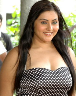 Sexy Namitha to Marry Her LA!?