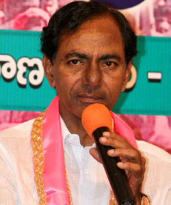 KCR promises to develop temples after 'T' formation