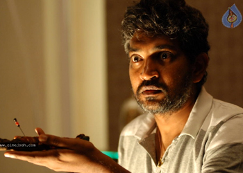 Rajamouli Unsatisfied @ 'Eega'!?