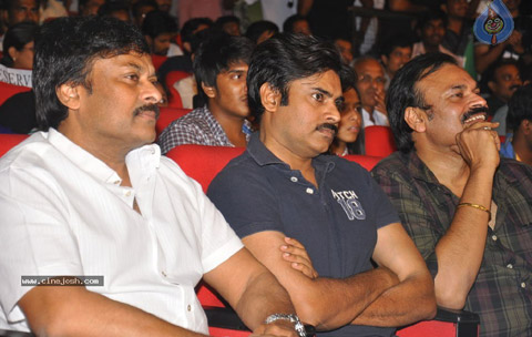 Chiru says, 'Naakkonchem Thikkundi'