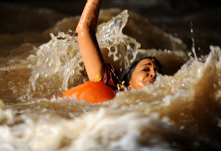 Manchu Lakshmi saved by Fishermen!