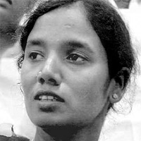 Sunitha demands fresh probe into Paritala's murder case