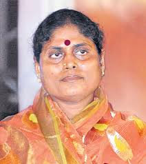 Vijayamma seeks votes on YSR's pro-farmers schemes