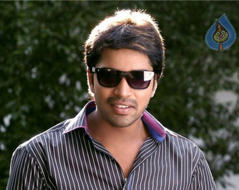 Allari Naresh to Level Chiru N Krishna!