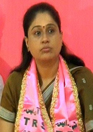 Vijaya Shanti criticises Vijayamma's proposed deeksha