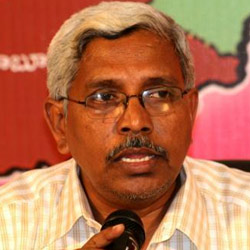 Kodandarm appeals for peace during Telangana March