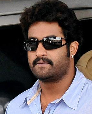 Ntr's Friendly Gesture to 'Naayak'?