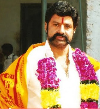 Chiru, Balayya Fans 'Himsa' on Omkar