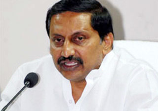 Kiran condemns KCR remarks