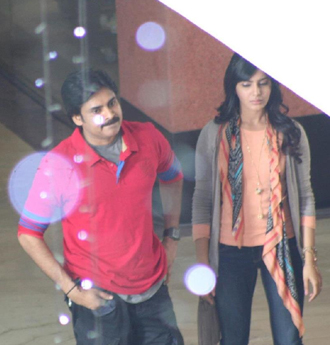 Can Samantha Match for Pawan's Handsomeness?