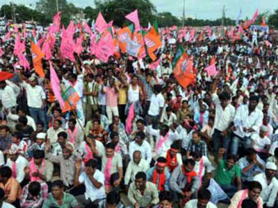 Protests, arrests at sadak bandh