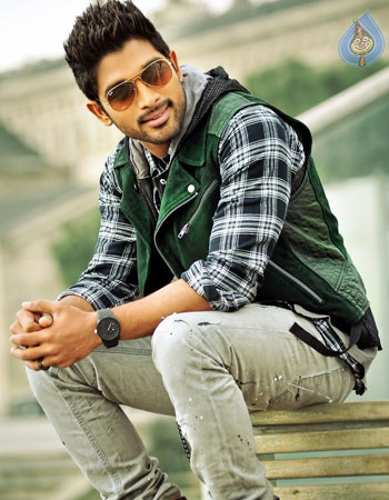 'Iddarammayilatho' Trailer Record