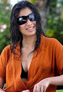 Lakshmi Rai as Kodi's 'Rani Ranamma' | cinejosh.com