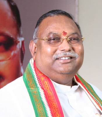 Telangana: Rayapati threatens to quit politics