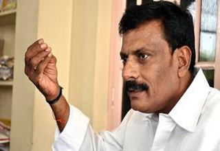 Byreddy launches 52-hr fast against Rayala-Telangana proposal