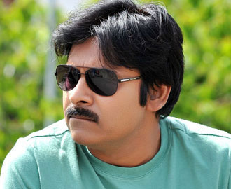 Pawan to Shake a Leg with Four Heroines!