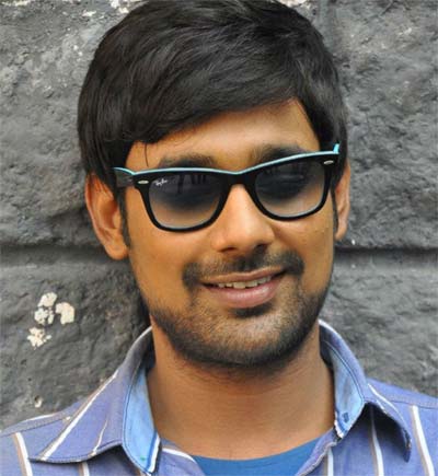  Thai Local Mafia Surrounds Varun Sandesh