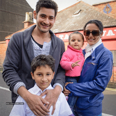 Mahesh's Happy Family Impresses His Fans