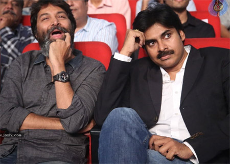 Pawan Fans Had Tears Rolling